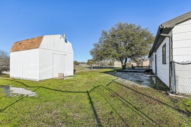 Building Photo - 250 Co Rd 3318