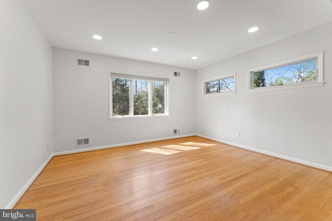 Building Photo - 6337 Beryl Rd