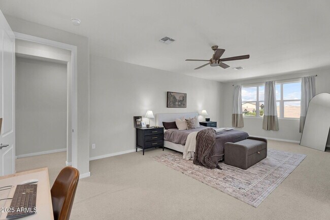 Building Photo - 9418 E Theia Dr