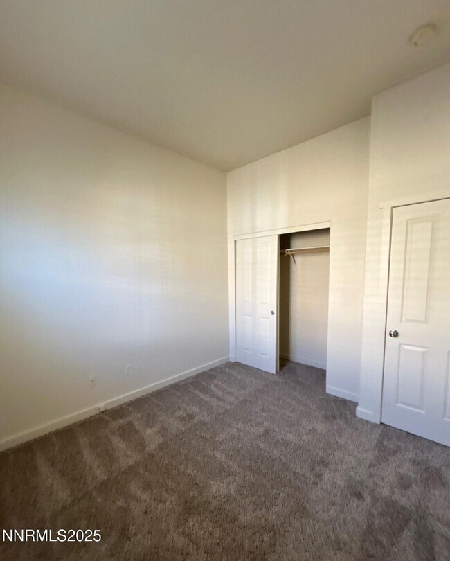 Building Photo - 939 Turnberry Dr