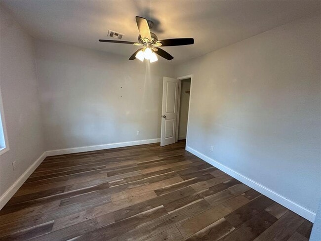 Building Photo - 1628 NE 12th St