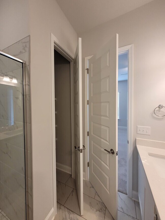 Building Photo - OPEN HOUSE THIS SUNDAY  Madison City - Cli...