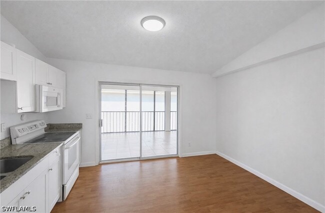 Building Photo - 5424 16th Pl SW