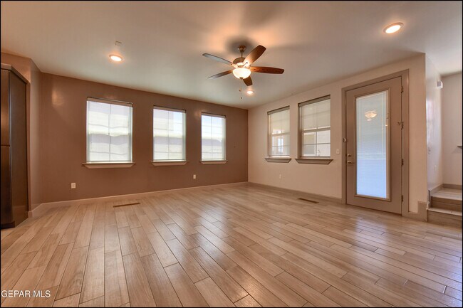 Building Photo - 312 Vin Almoradi Ct