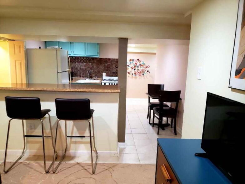 Building Photo - 4197 Fredericksburg Dr