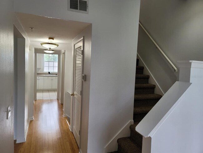 Building Photo - 265 Goldenrain Dr