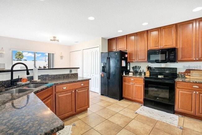 Building Photo - 5780 Dornich Dr