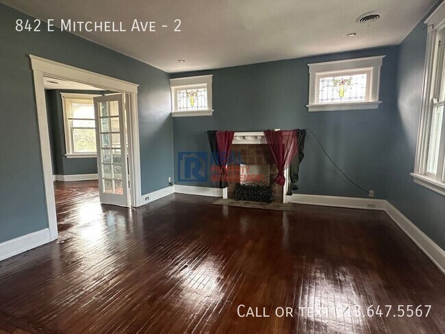 Building Photo - 842 E Mitchell Ave