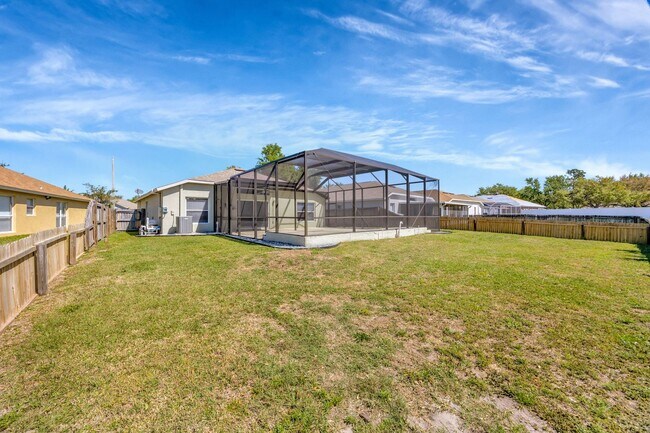 Building Photo - 10461 Hunters Haven Blvd