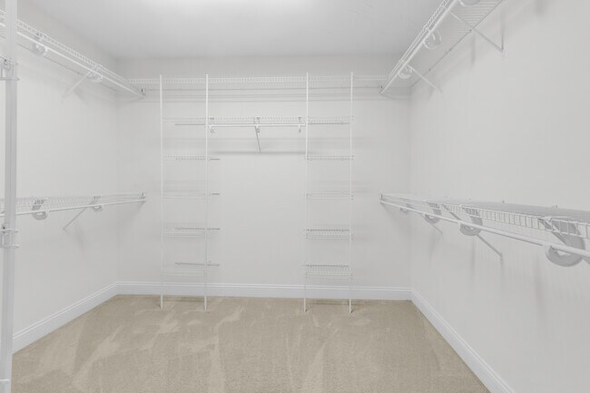 Building Photo - 1609 Lucerne Way