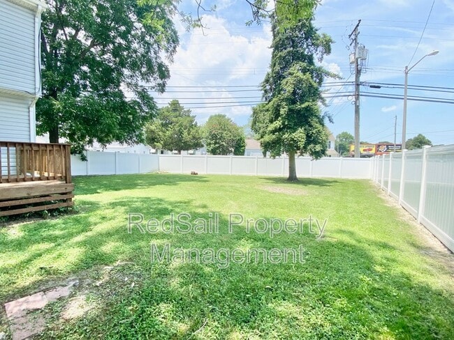 Building Photo - 534 Brightwood Ave