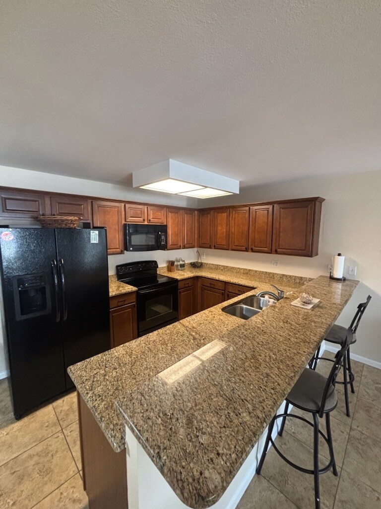 Building Photo - 3389 Crystal Ct E