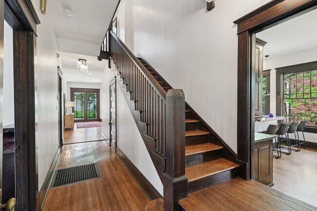 Building Photo - Beautiful Historic 4BR/3BA Gem | Hillsboro...