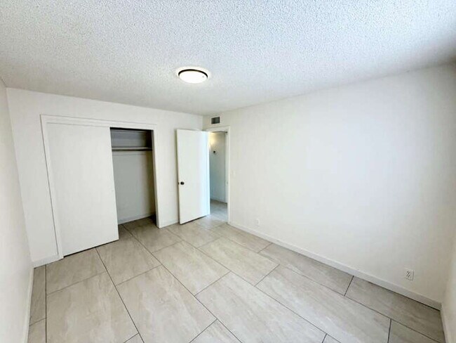 Building Photo - 6734 E Dallas St