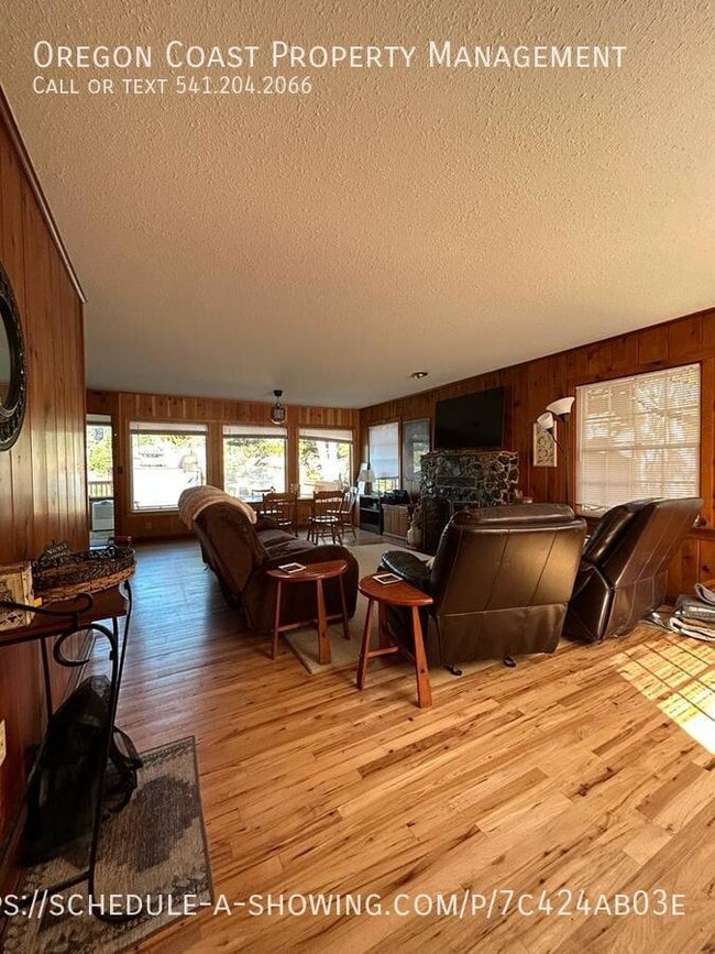 Building Photo - 3747 NE Johns Loop