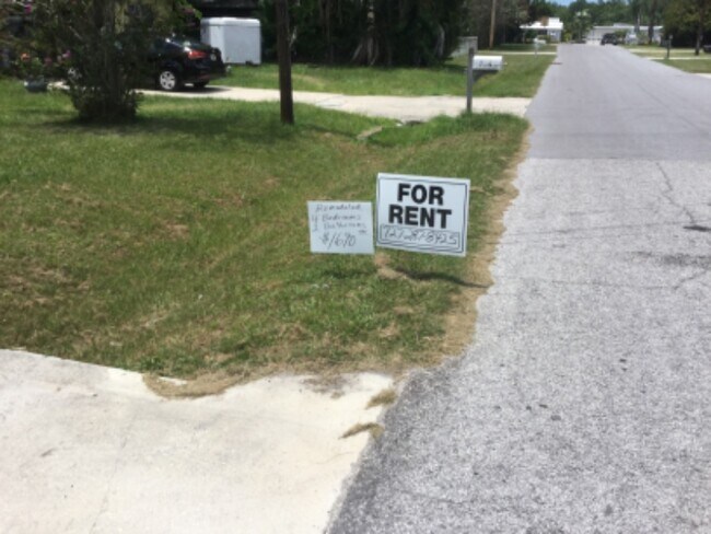 Building Photo - 10924 124th Ave N