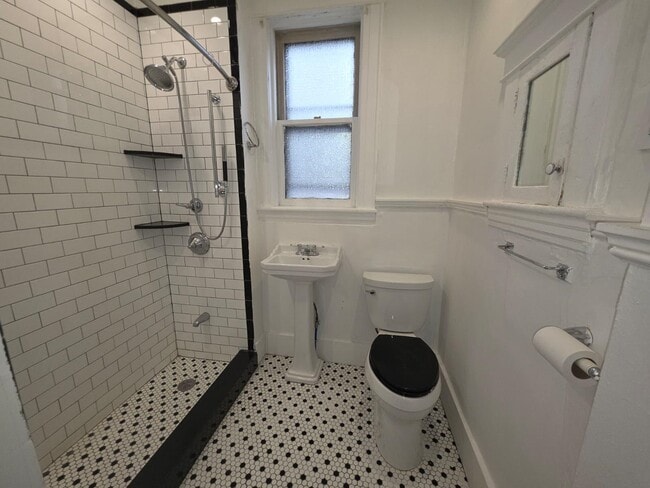 Building Photo - 45 Neptune Ave