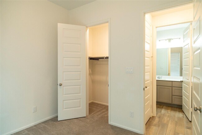 Building Photo - 31410 Golden Cliffs Ln