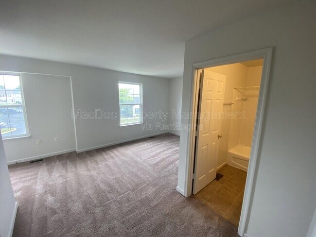 Building Photo - 10910 Coreys Way