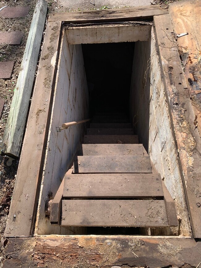 Primary Photo - 411 Spencer Dr