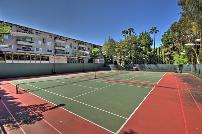 Building Photo - 2700 Cahuenga Blvd E