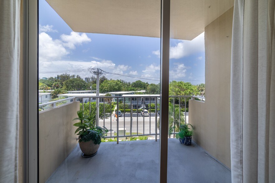 Balcony - 1050 SE 15th St