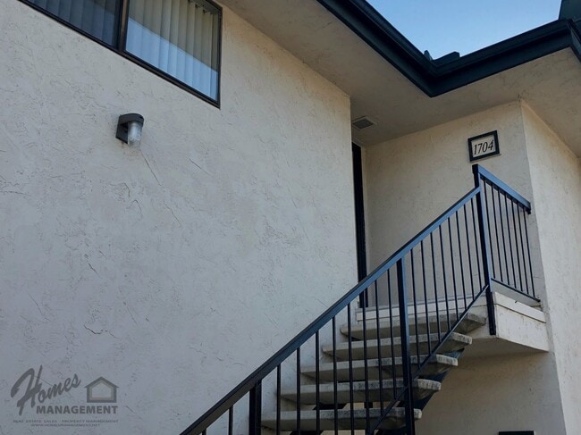 Building Photo - Homes Management - 1 Bedroom Condo in Vermont Villas Community