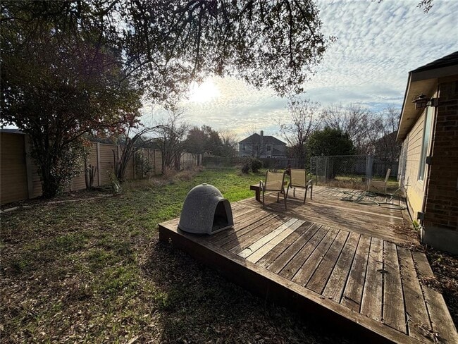 Building Photo - 1802 Shooting Star Cove