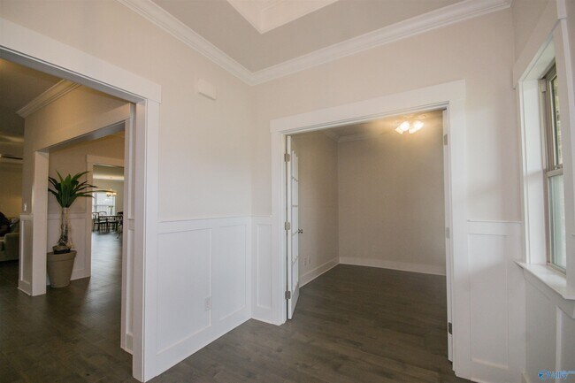 Building Photo - 100 Bartram Wy.