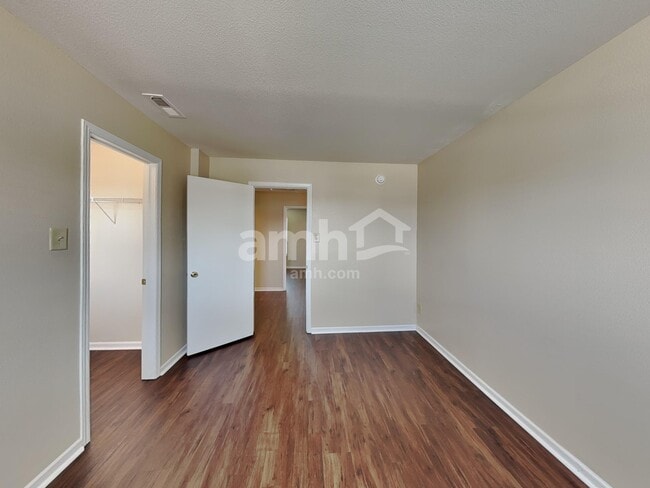 Building Photo - 3347 Hemlock St