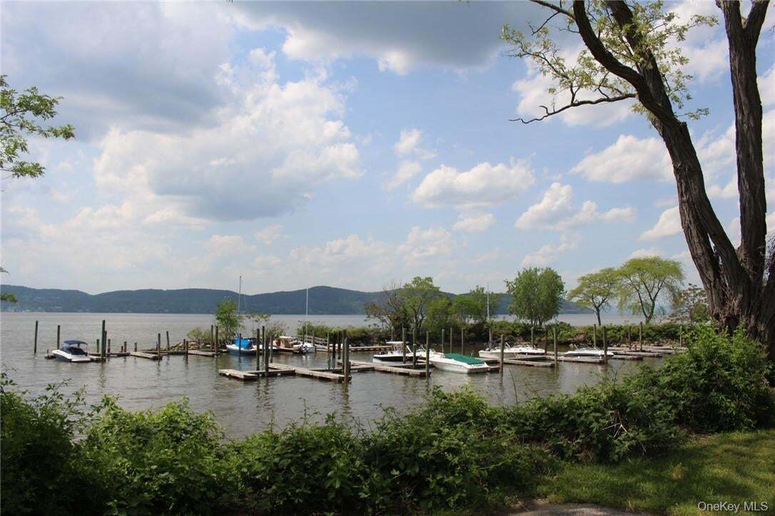 Building Photo - 46 Hemlock Dr