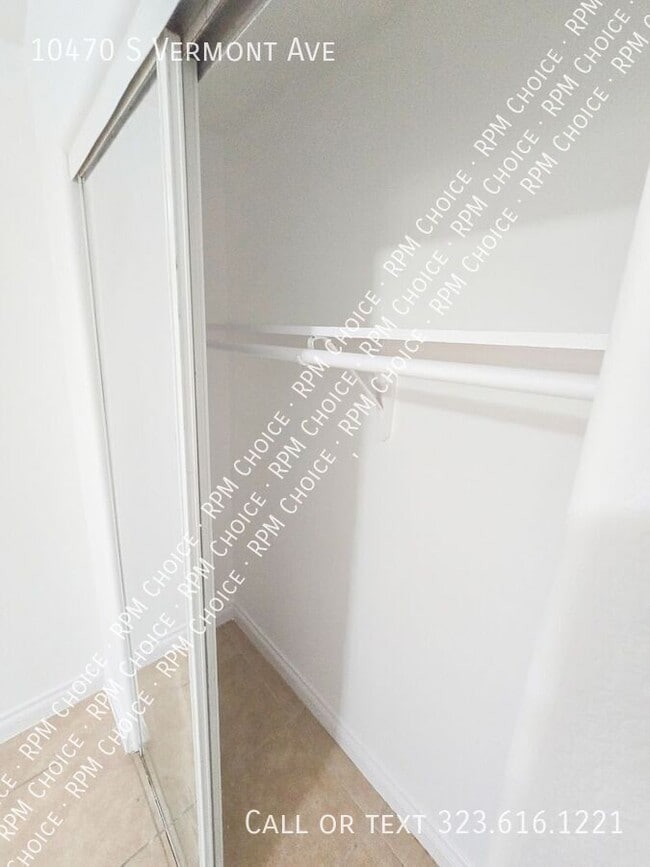 Building Photo - 10470 S Vermont Ave