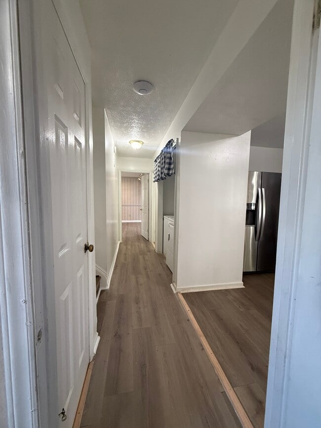 Building Photo - 2 Bedrooms House, Rockingham County