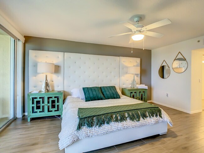 Building Photo - 1851 Jimmy Buffett Mem Hwy