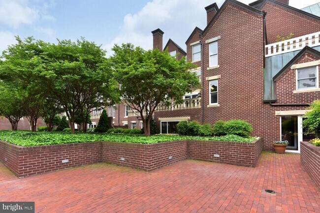 Building Photo - 115 N Lee St