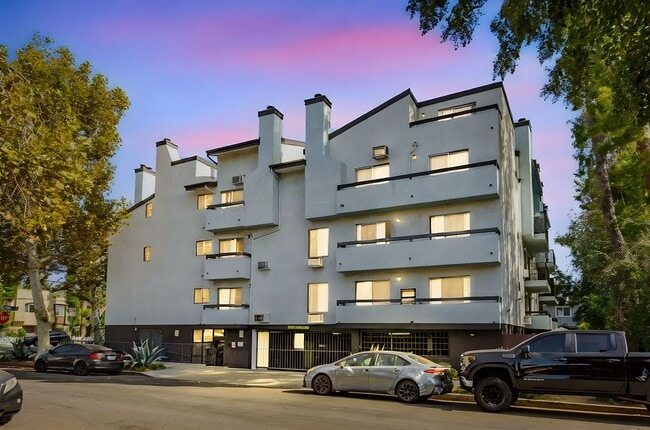 Building Photo - Oxnard Terrace