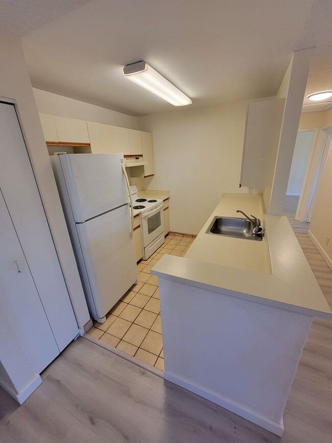 Building Photo - Available Now – Clean & Comfortable 2-Bedroom at Kihei Villages