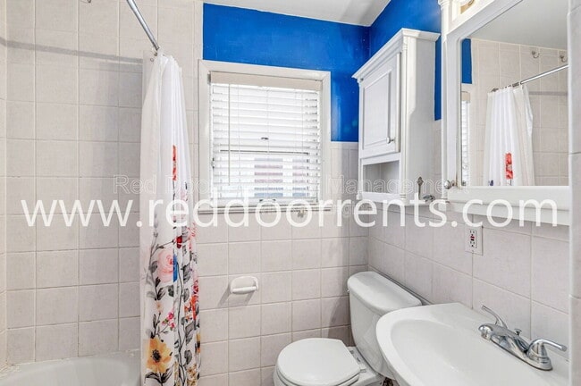 Building Photo - 6115 Indianola Ave