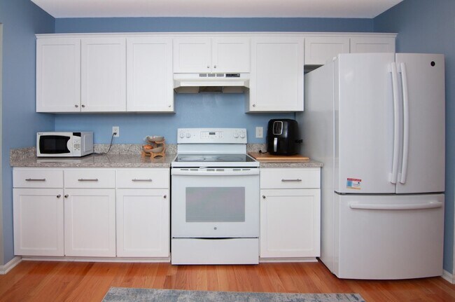 Building Photo - 4471 Hillside Ct