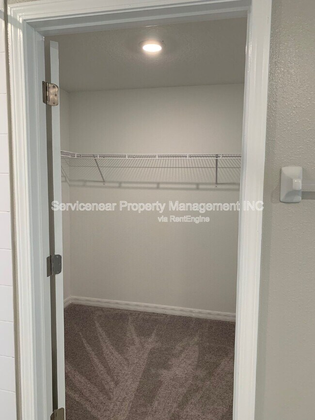Building Photo - 13611 Wild Ginger St