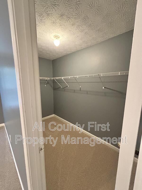 Building Photo - 4504 Carriage Park Dr