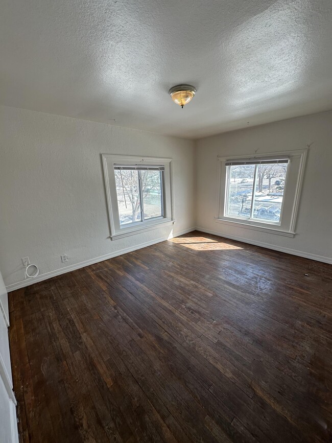 Building Photo - 1203 11th St