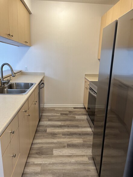 Building Photo - 2323 E Porter Ave