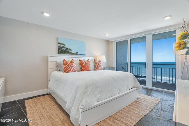 Building Photo - 1601 Ocean Dr S