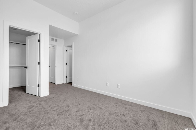 Building Photo - 5941 N Cardiff Pass Dr