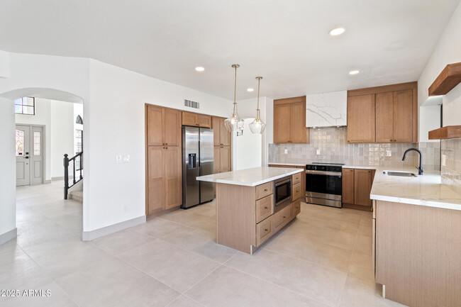 Building Photo - 3520 N 110th Ave