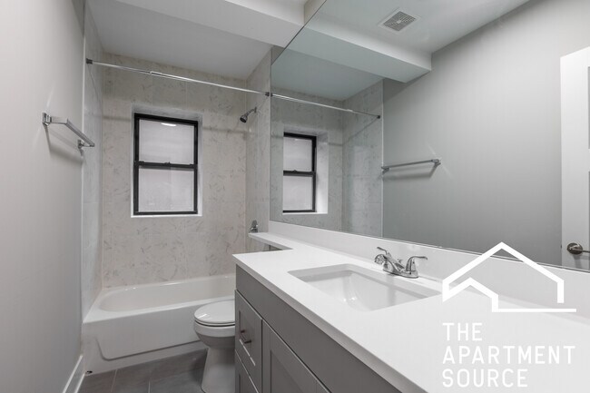 Building Photo - 1139 Oak Ave