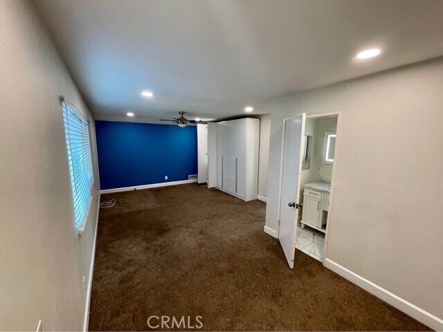 Building Photo - 1666 W Chanticleer Rd