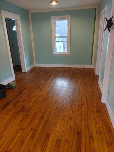 Building Photo - 8 Freehold Mills Dr