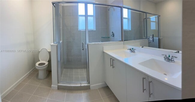 Building Photo - 2451 SE 28th St